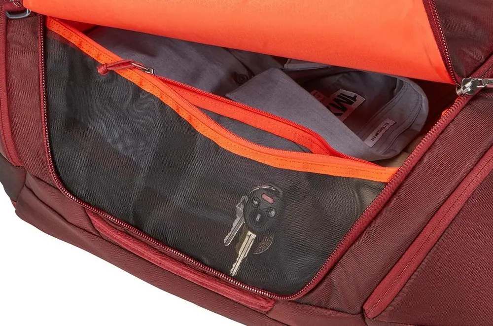 Geanta sportivă THULE Subterra, 60L, Roșu
