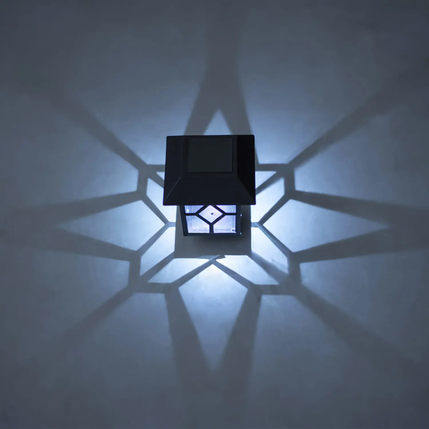 Lampa de gradina JUMI cu panou solar (forma felinar)