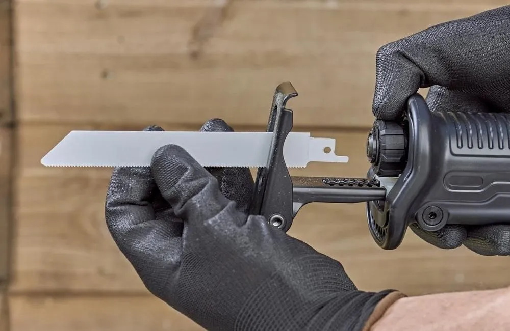 Fierăstrău sabie Black+Decker BES301-QS