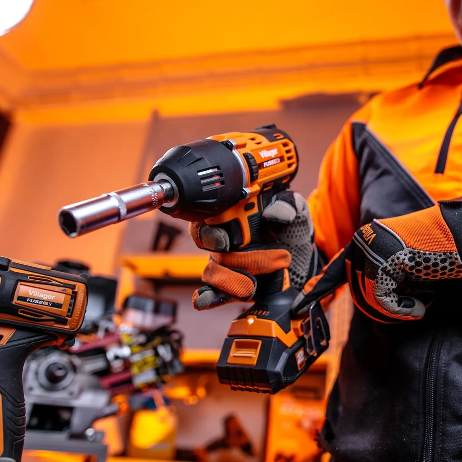 Masini de insurubat cu acumulator Villager FUSE VLP 5720 