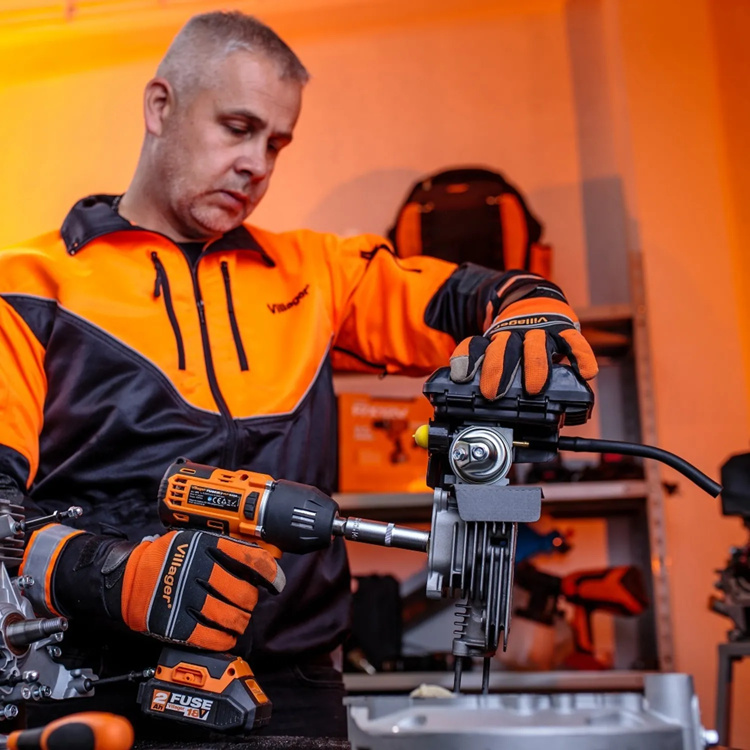 Masini de insurubat cu acumulator Villager FUSE VLP 5720 