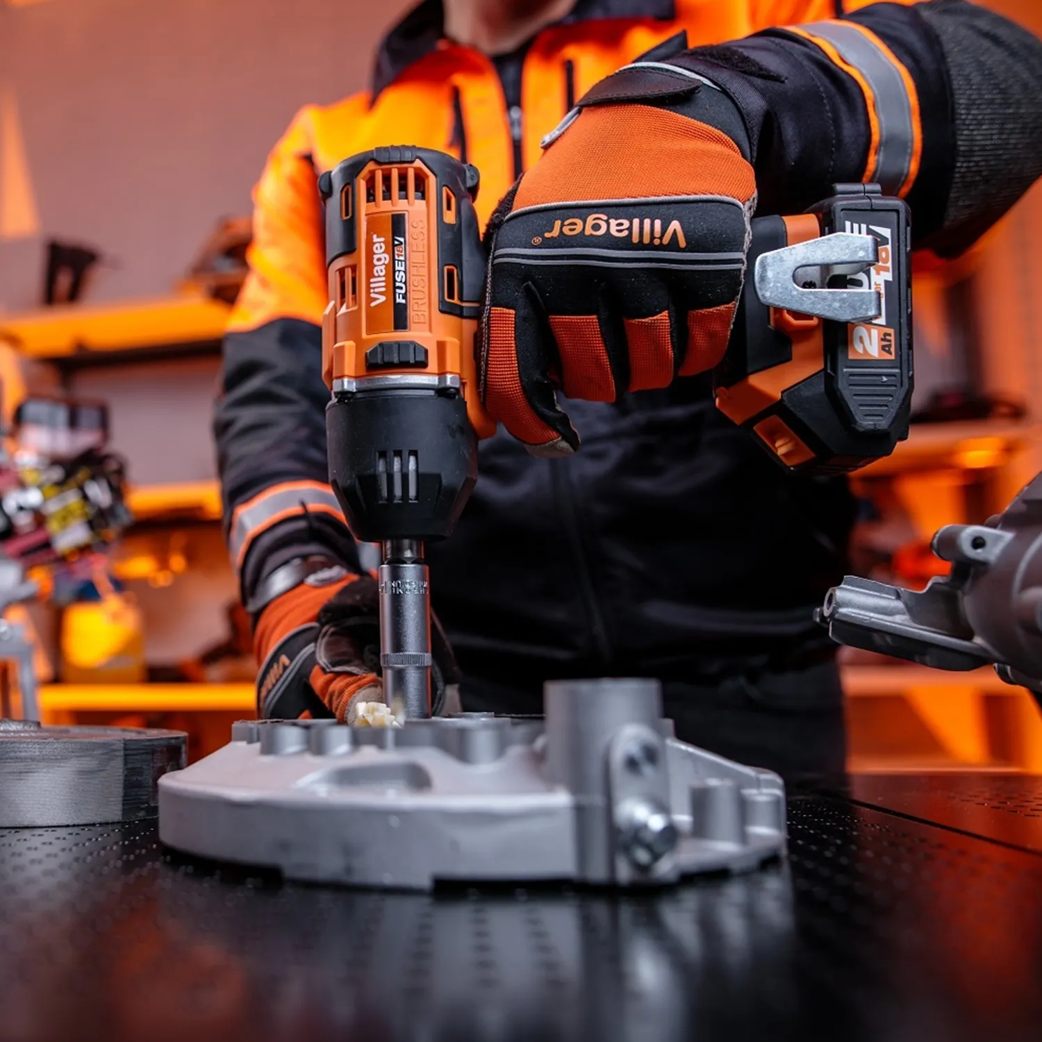 Masini de insurubat cu acumulator Villager FUSE VLP 5720 