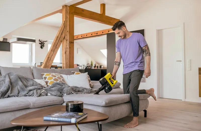 Aspirator Vertical Karcher VC 4, Galben | Negru