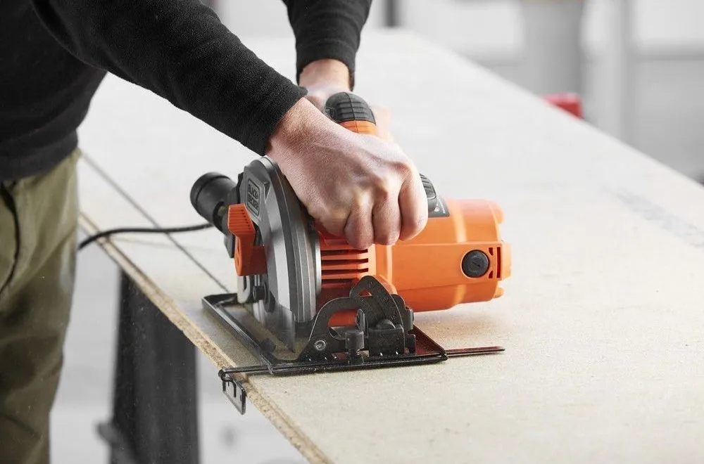 Fierastrău Circular Black+Decker CS1550-QS