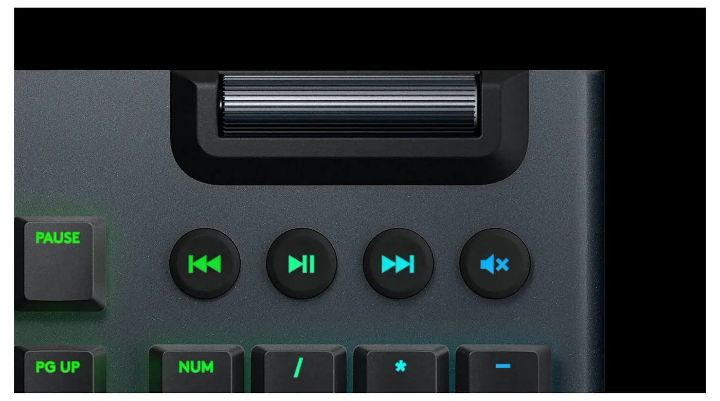 Tastatură Logitech G815, Cu fir, Negru
