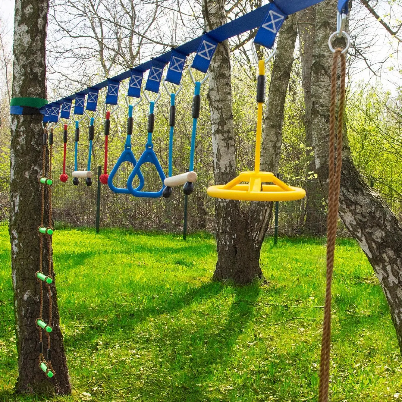 Cursa portabil cu obstacole pentru copii - JUMI (cu balansoar)