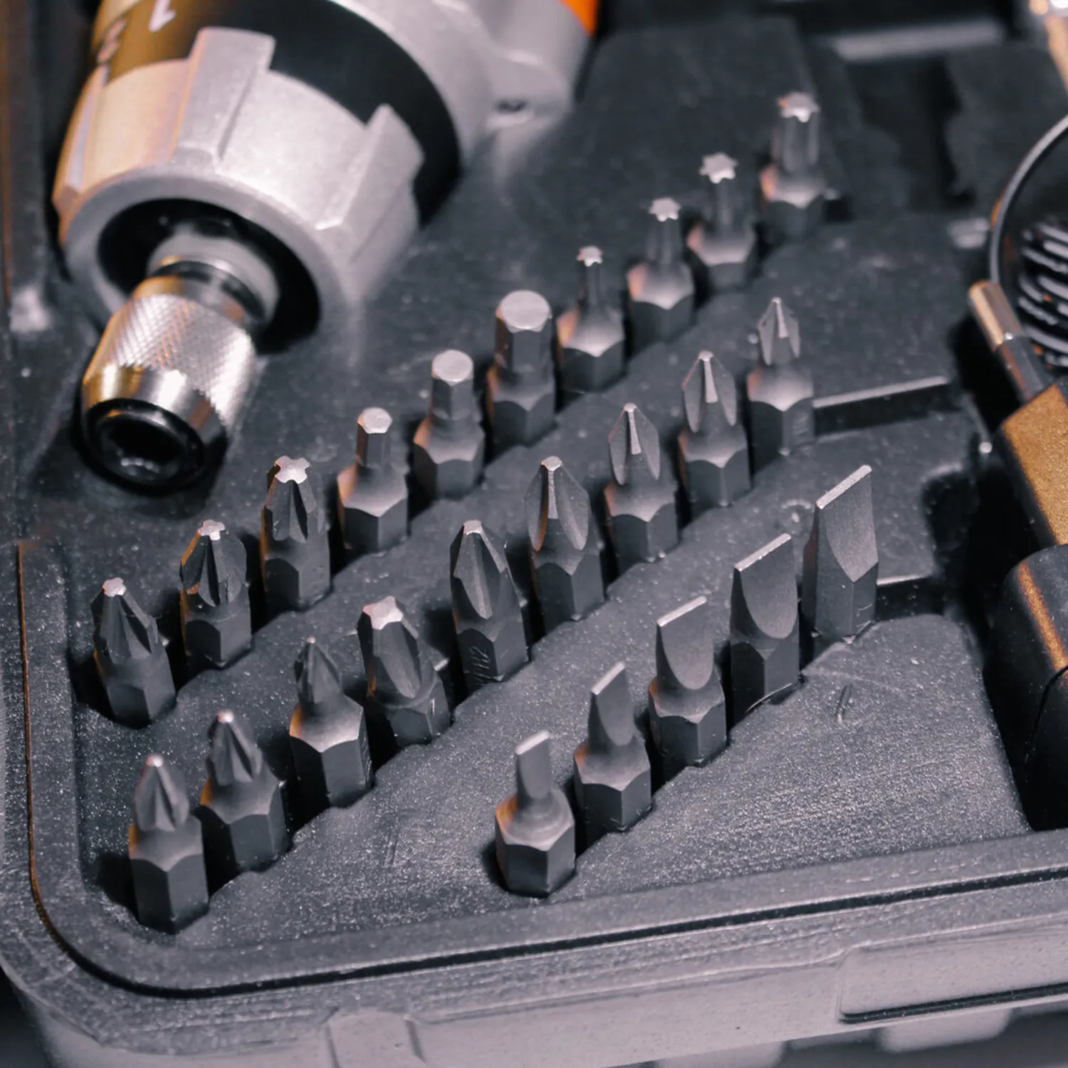 Masina de insurubat cu acumulator Villager VLN SDL 4:0 SET