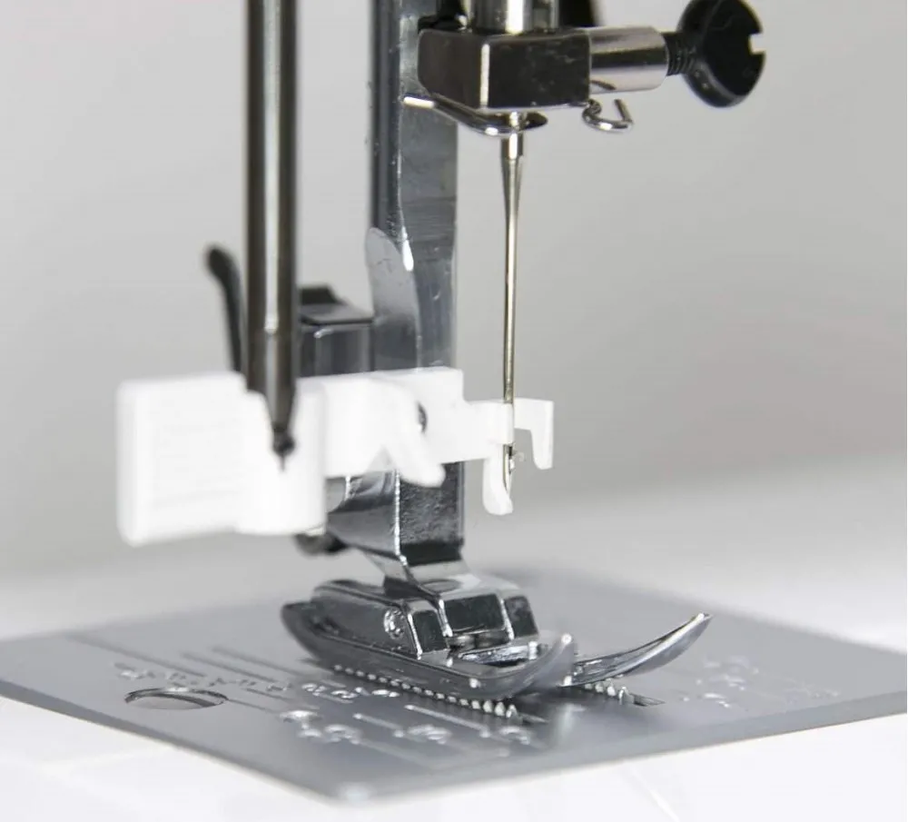 Sewing Machine JANOME LE-35