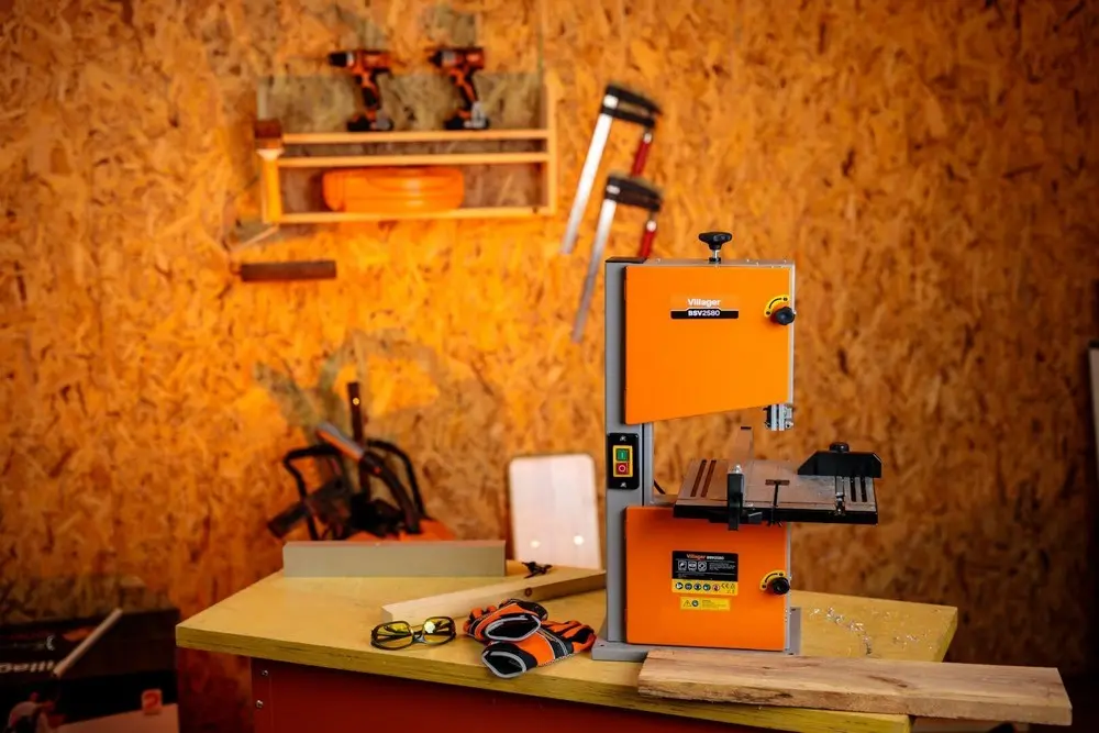 Fierestrau electric cu banda BSV 2580