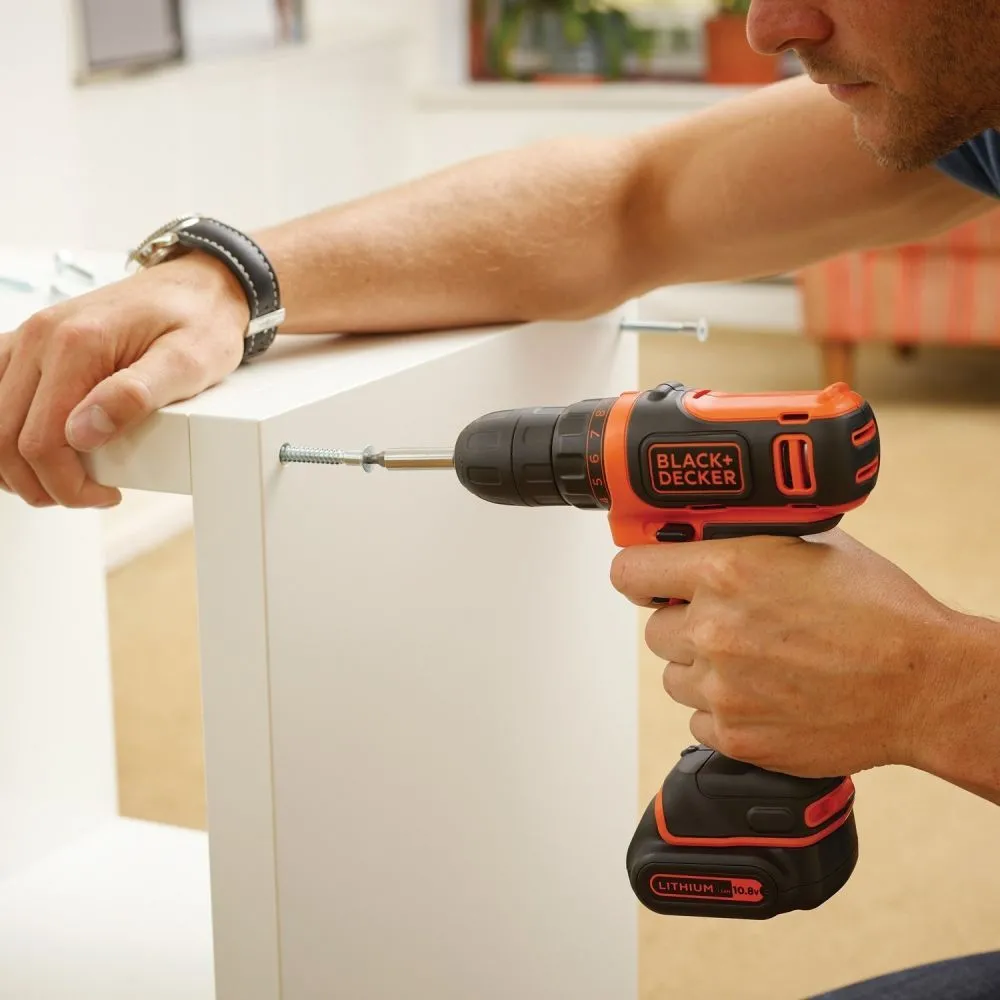 Mașină de găurit și înșurubat Black+Decker BDCDD12B-QW