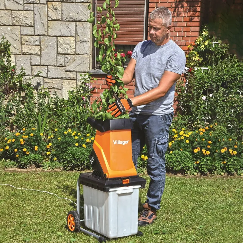 Tocator de crengi electric Villager VC 2500