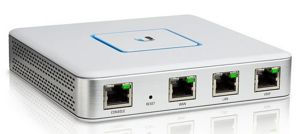 Router fără fir Ubiquiti UniFi Security Gateway USG, Alb