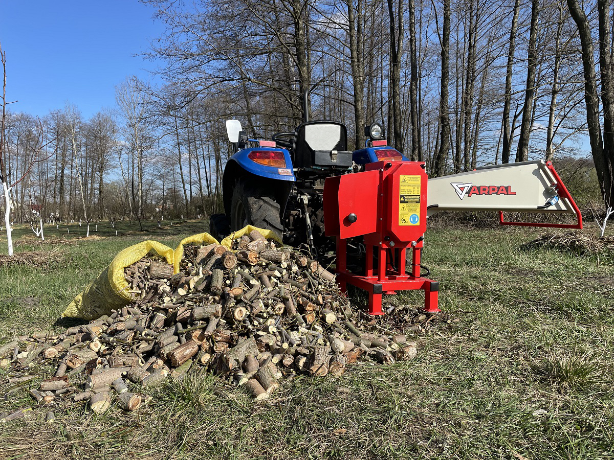 Tocator de crengi la tractor Arpal AM-80TR