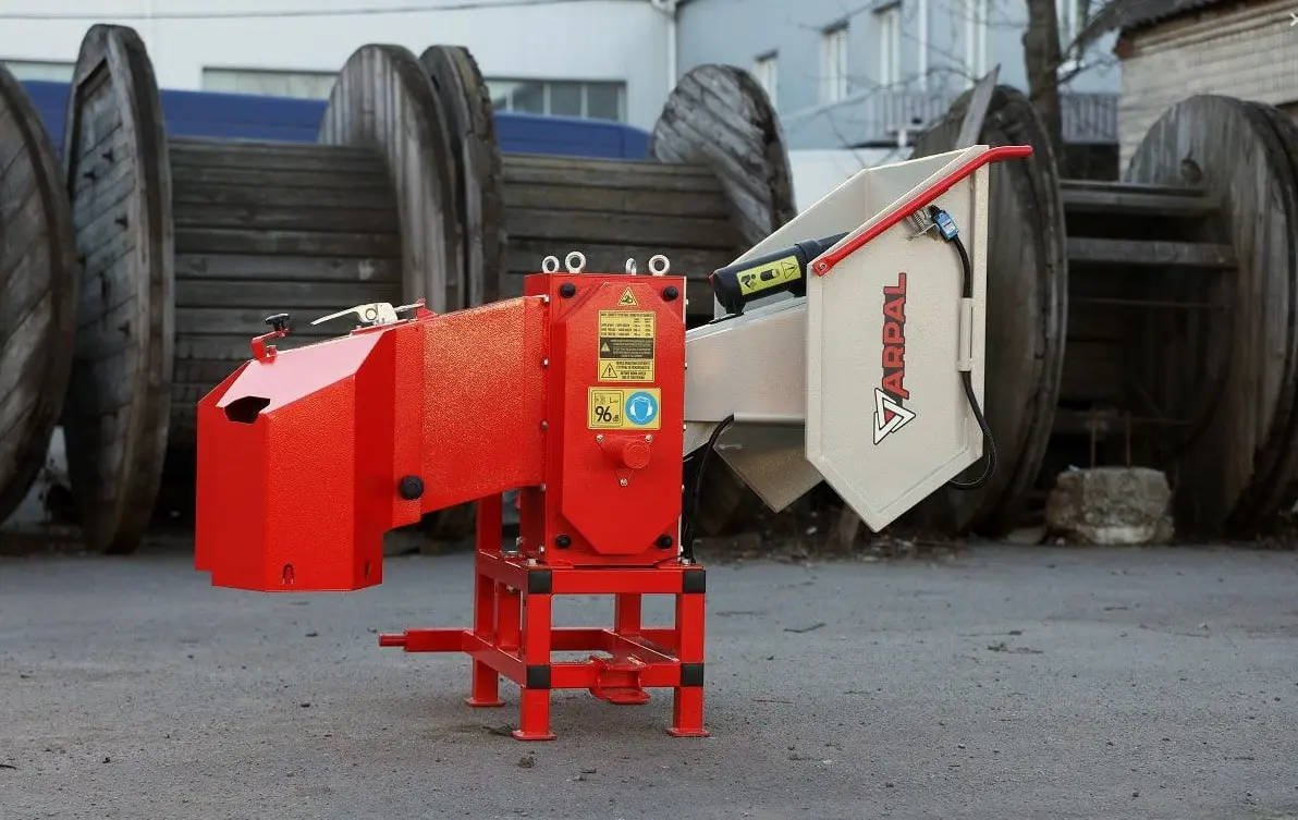 Tocator de crengi la tractor Arpal AM-120 TR