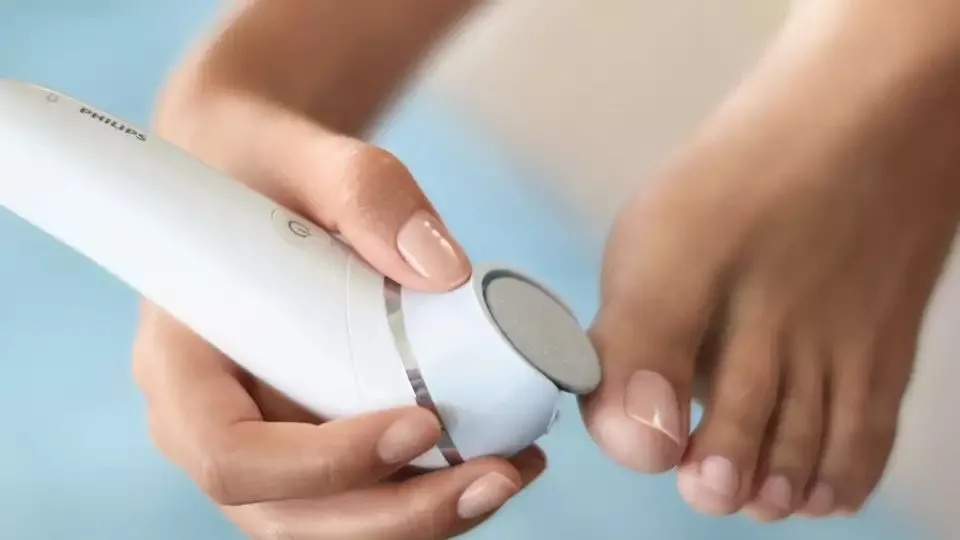 Pilă electrică pentru călcâie PHILIPS BCR430/00, Alb