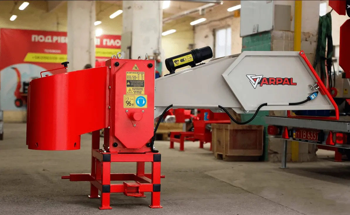 Tocator de crengi la tractor Arpal AM-120 TR