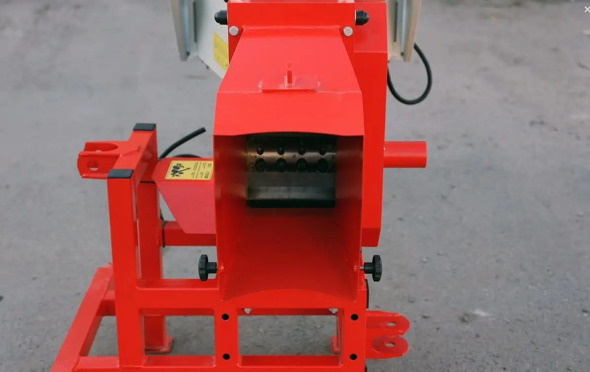 Tocator de crengi la tractor Arpal AM-120 TR