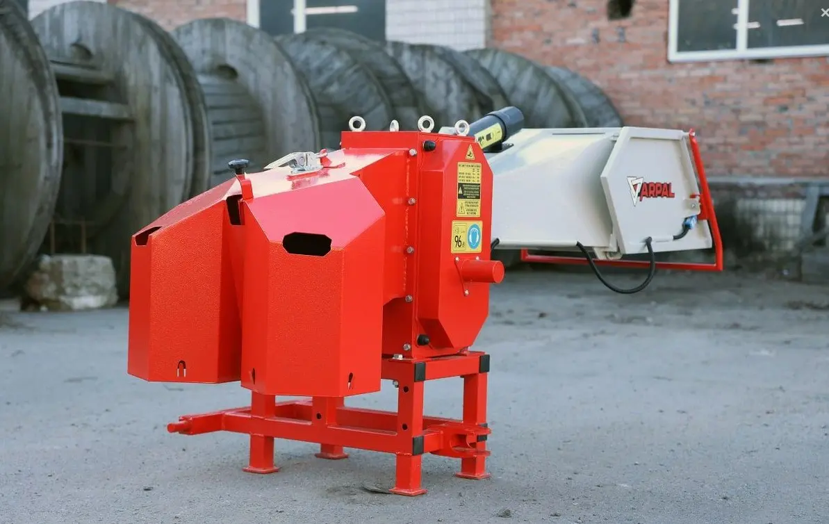 Tocator de crengi la tractor Arpal AM-120 TR
