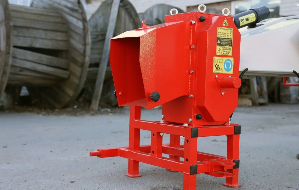 Tocator de crengi la tractor Arpal AM-120 TR