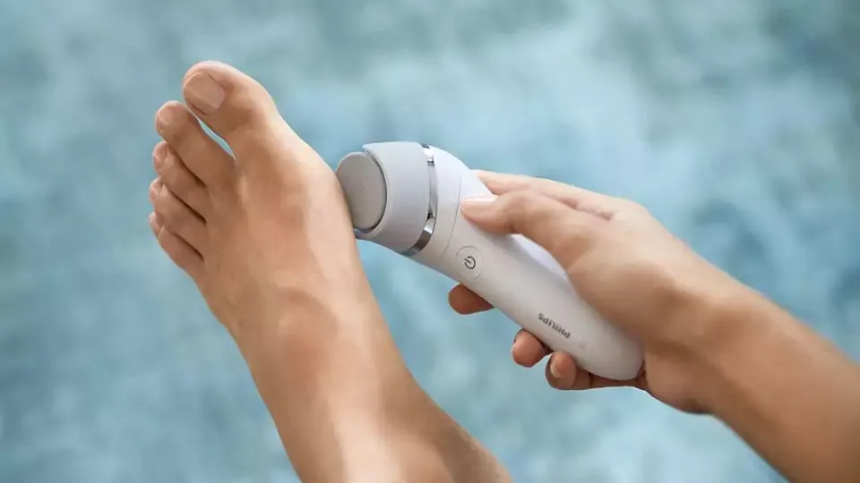 Pilă electrică pentru călcâie PHILIPS BCR430/00, Alb