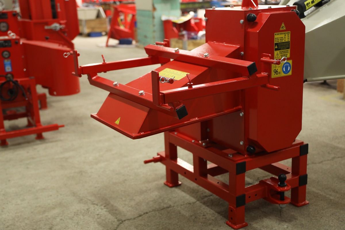 Tocator de crengi la tractor Arpal AM-200 TR