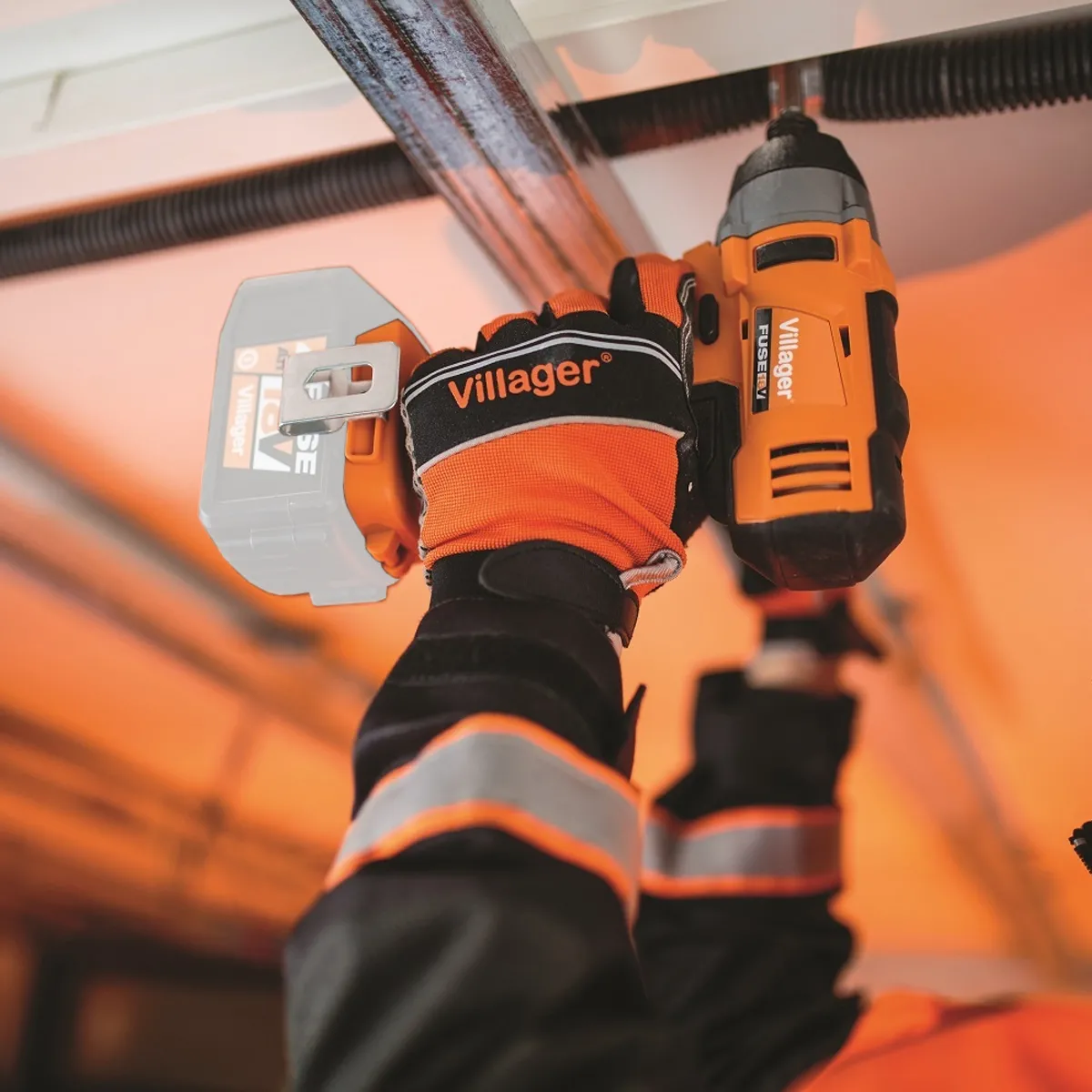 Masina de insurubat cu percutie pe acumulator VLN 3420