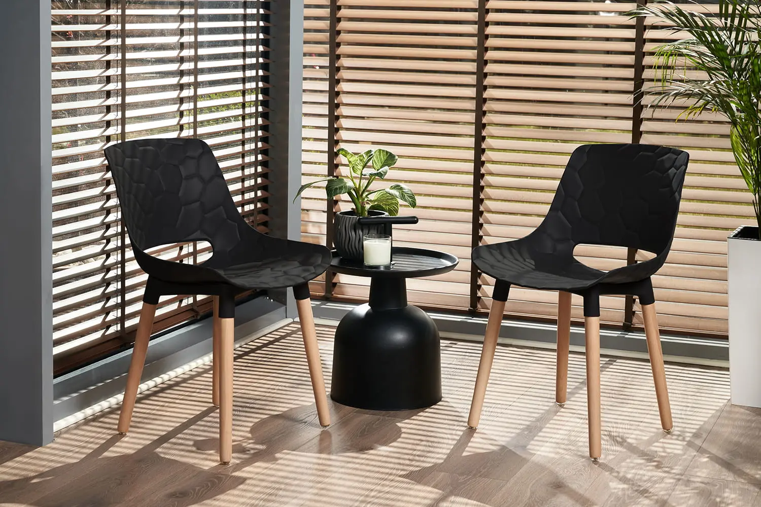 Scaun scandinav JUMI DAVIS (negru)